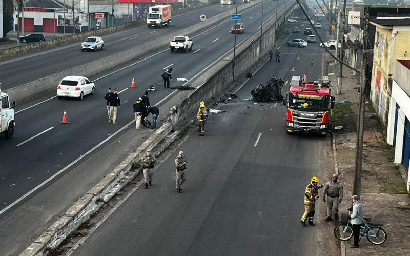 Acidente com três mortes na BR-116, em São Leopoldo