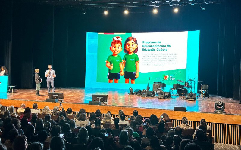 Eduardo Leite e Raquel Teixeira na Feevale | abc+