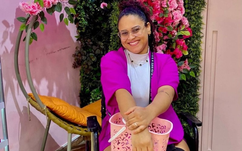 Jéssica Avelino foi para as redes sociais contar como ficou paraplégica por conta de um furúnculo | abc+