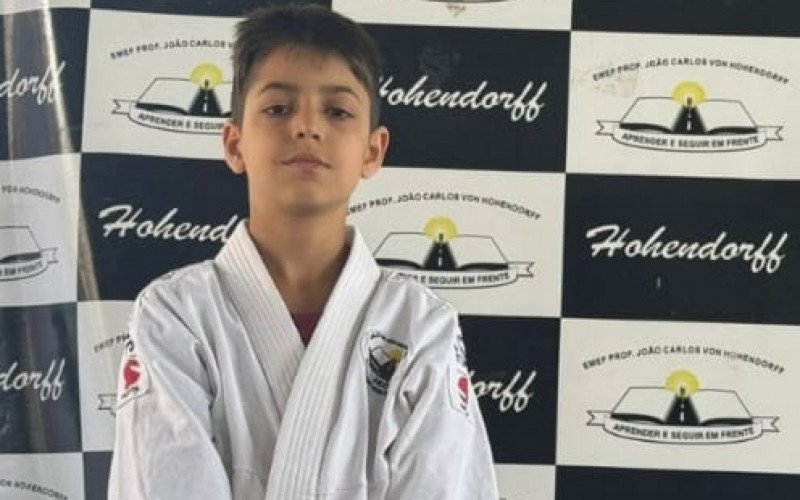 Yan Murilo é morador de São Leopoldo e já passou por mais de três cirurgias devido a uma bactéria alojada em seu joelho