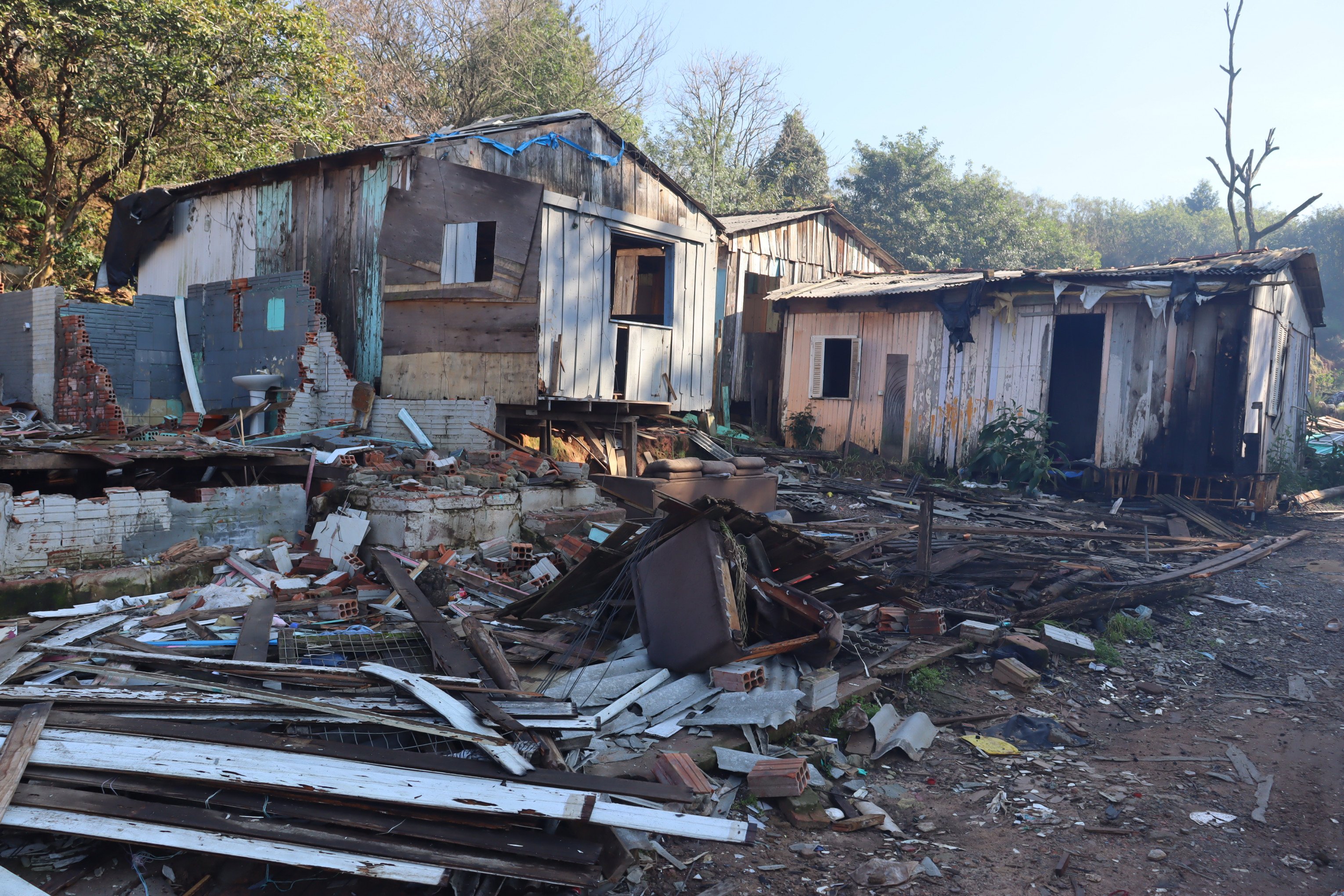 VÍDEO: Veja como ficou local de incêndio que destruiu mais de 30 casas em Campo Bom
