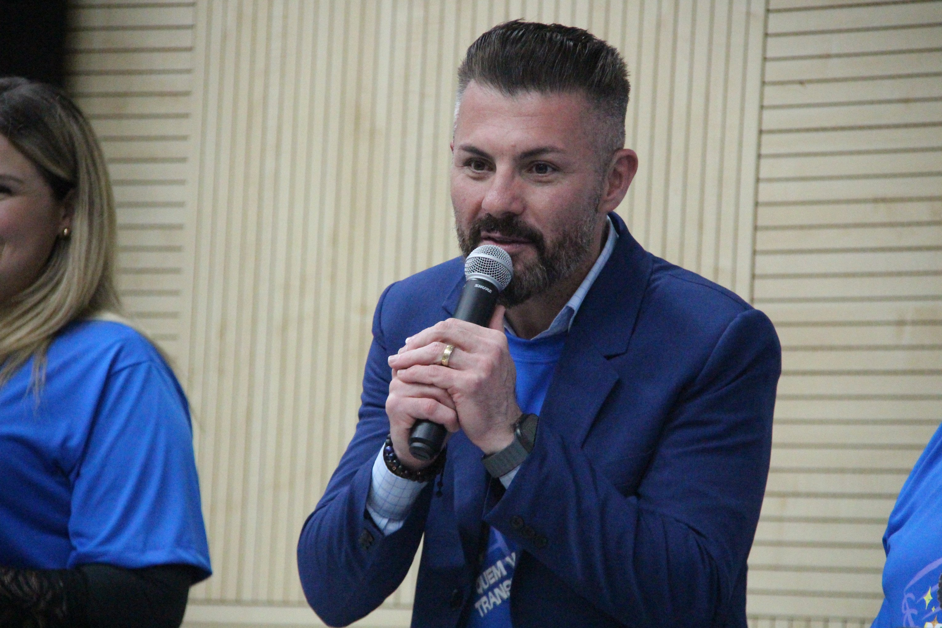 Prefeito de Novo Hamburgo vai para a Espanha; entenda o motivo da viagem