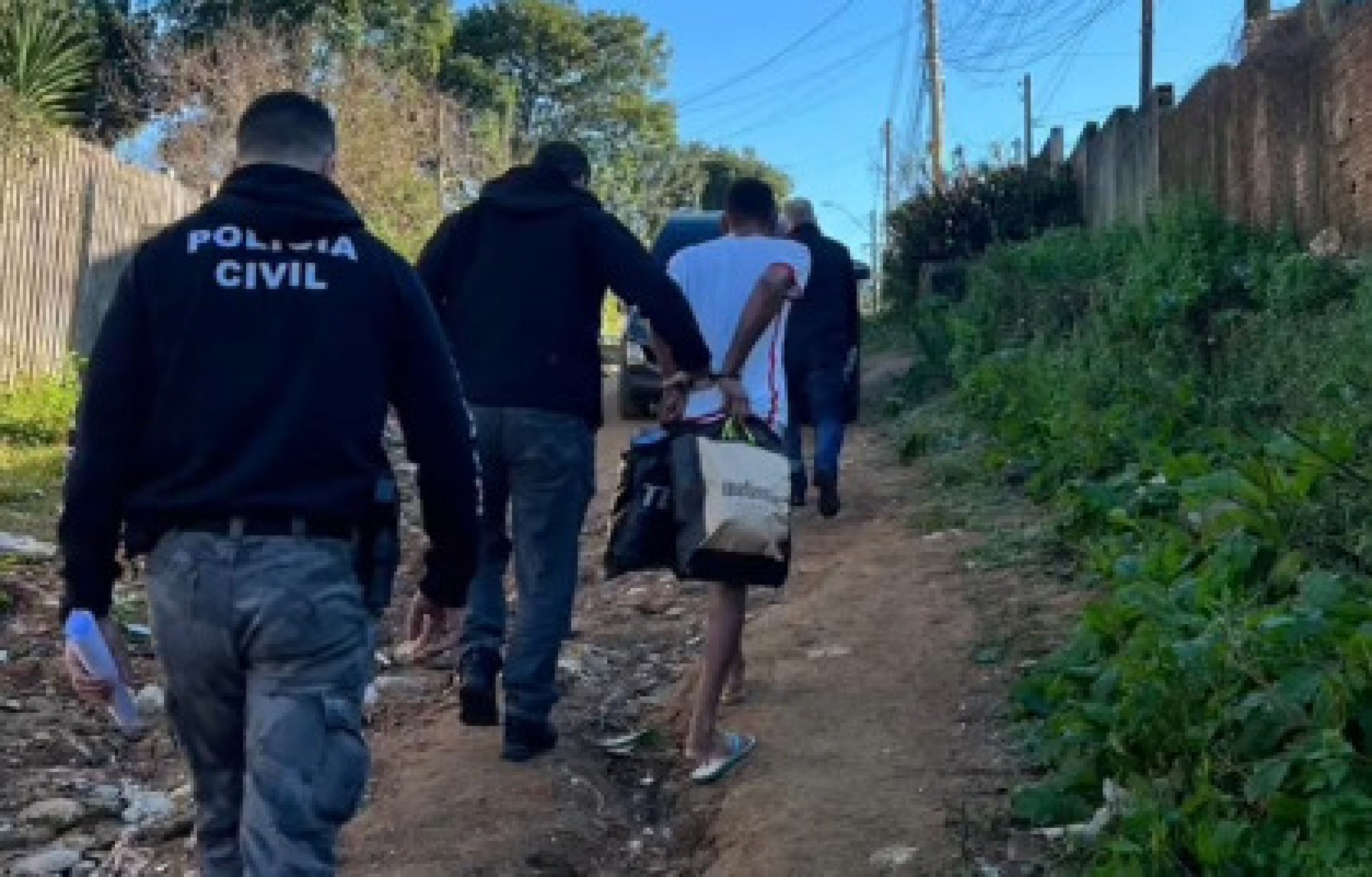 Mais um suspeito de matar homem a tiros enquanto dormia é preso na região metropolitana