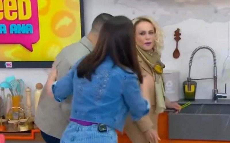 Momento aconteceu no Feed da Ana, entre Ana Maria Braga e Ju Massaoka | abc+