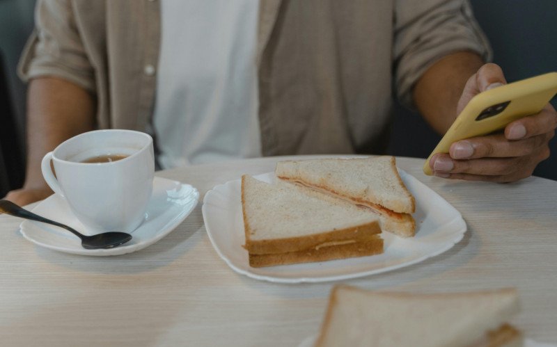 Existe horário ideal para tomar café da manhã? Segundo especialista, sim | abc+