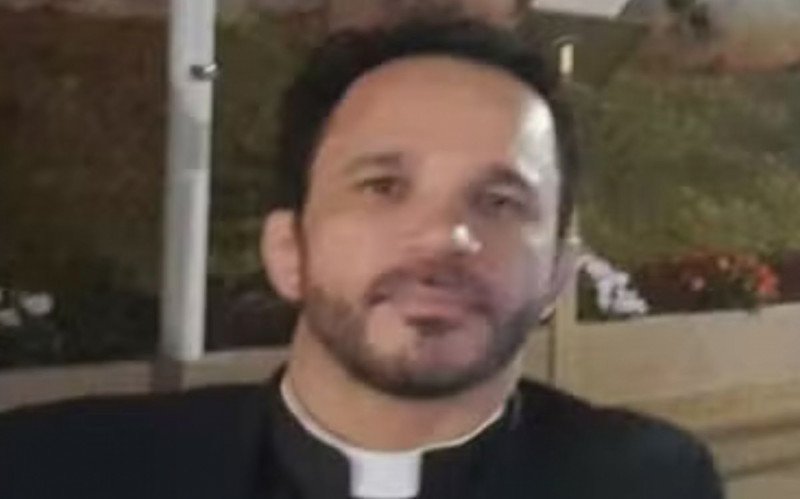 Padre católico João José Bezerra, que é também lutador de jiu-jitsu | abc+