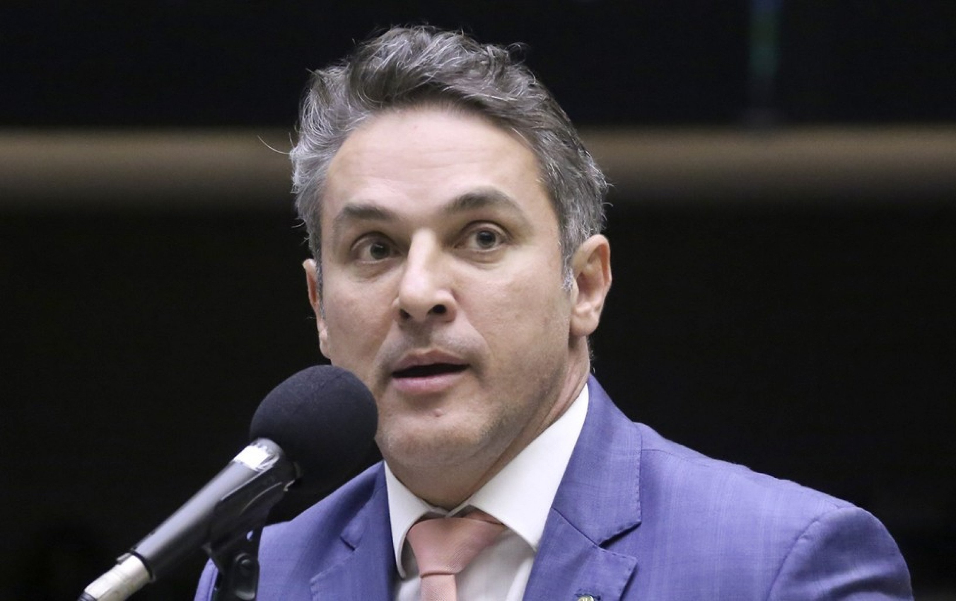 Zucco diz que há acordo com Motta para pautar urgência da anistia na quarta-feira