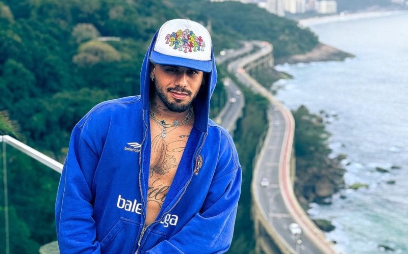 Zé Felipe teria trocado beijos com novo affair | abc+