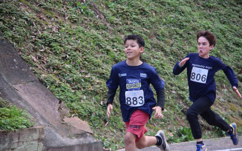 Troféu IENH de Atletismo movimentou o Campo da Fundação Evangélica neste sábado (16)