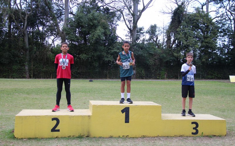 Troféu IENH de Atletismo movimentou o Campo da Fundação Evangélica neste sábado