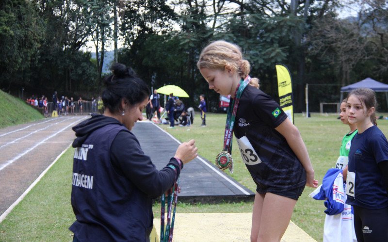 Troféu IENH de Atletismo movimentou o Campo da Fundação Evangélica neste sábado (16)