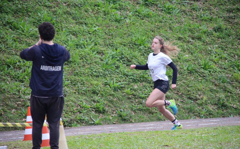 Troféu IENH de Atletismo movimentou o Campo da Fundação Evangélica neste sábado (16)