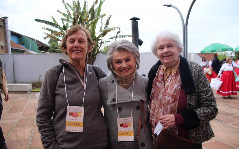 Sandra Maria Petry, 75 anos, Schirley Sueli Fleck e Vera Fleck Trentz, de 84, se emocionaram com a atividade | abc+