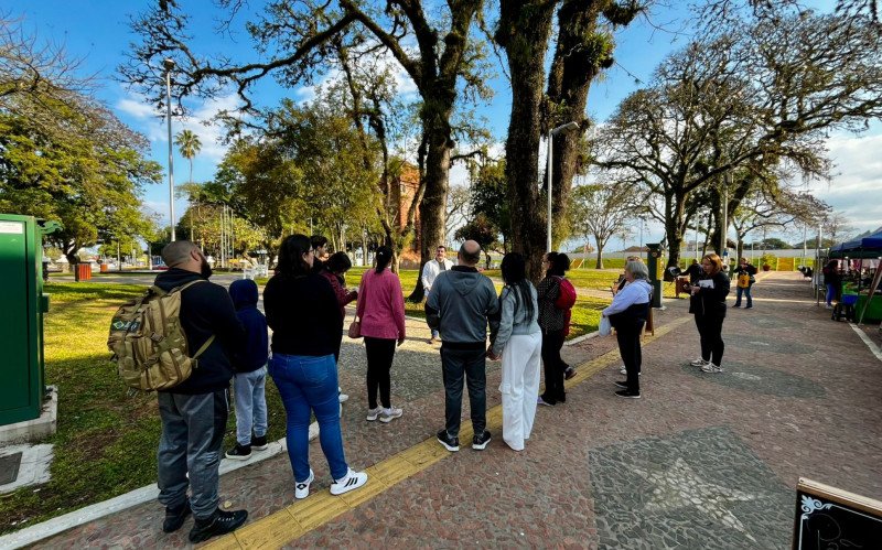 Atividade percorreu espaços pelo centro da cidade na manhã de sábado (16) 