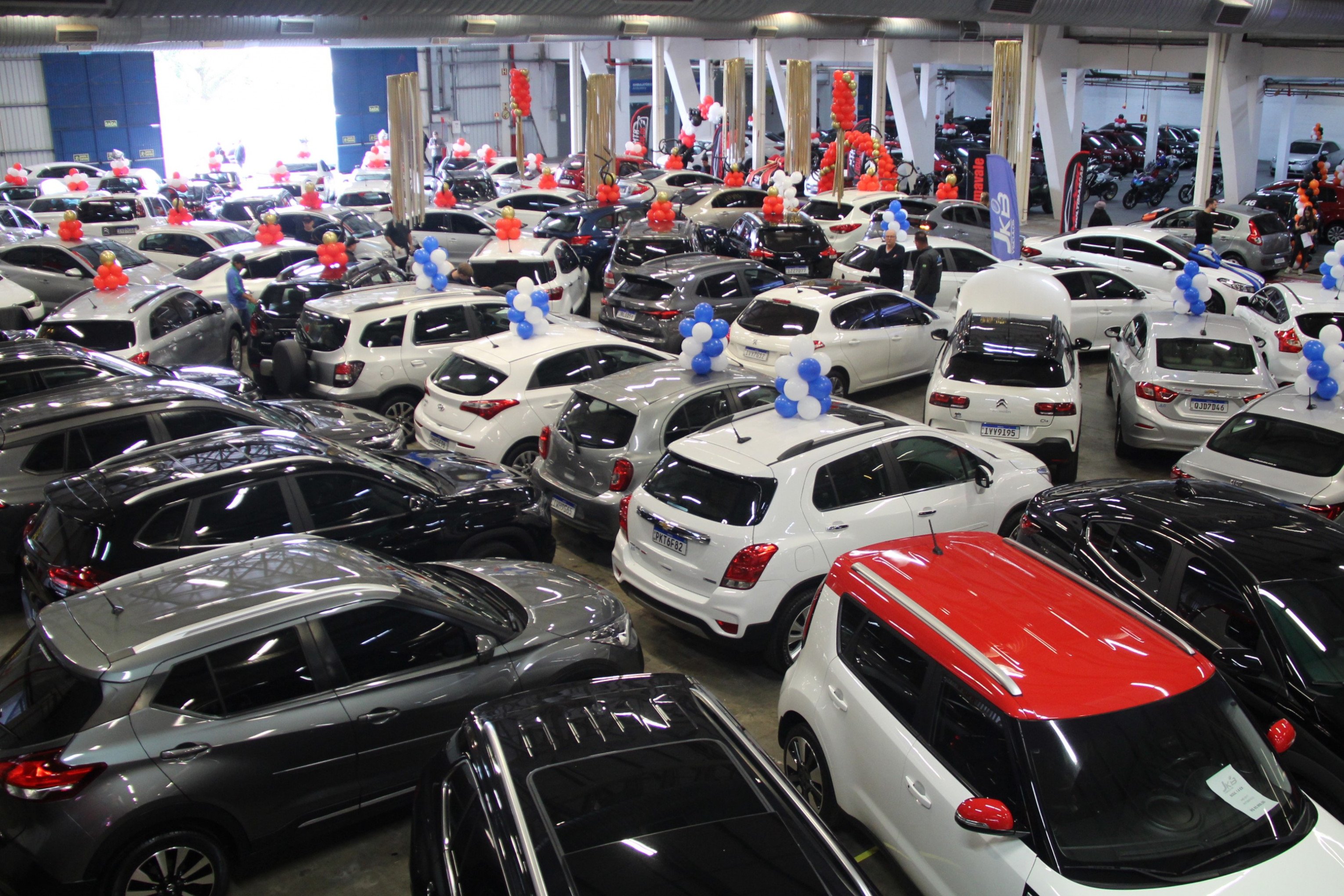 Cor do carro usado influencia no pre&ccedil;o? Descubra os fatores que mais impactam na venda
