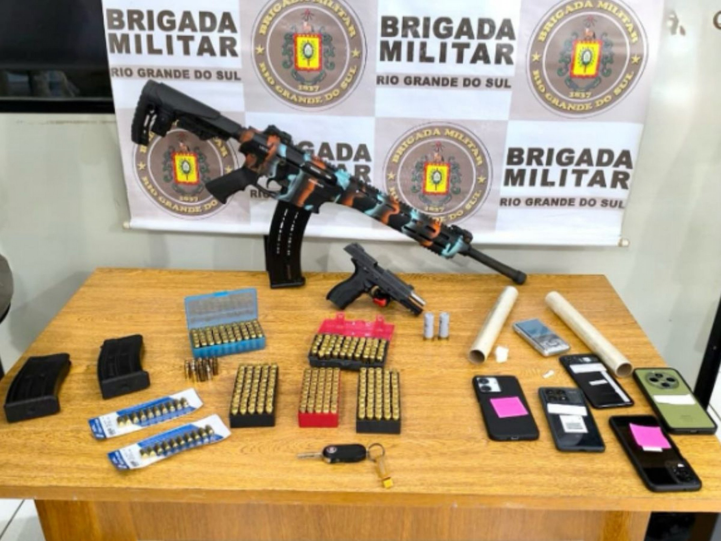 Esposa de policial da reserva é presa após BM descobrir que ela havia contratado criminoso para matar o marido