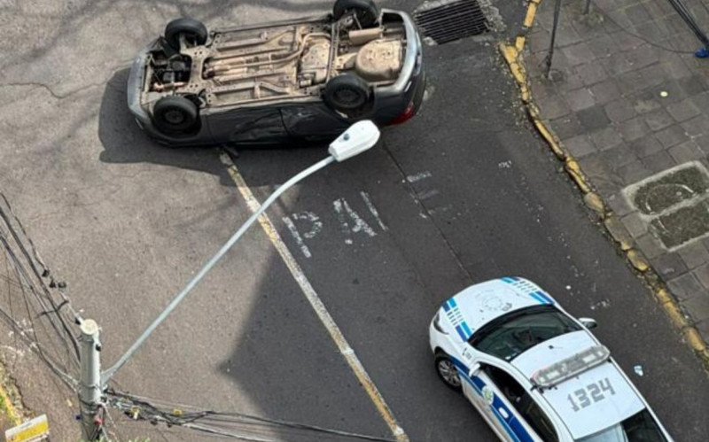 Carro capota em via de Novo Hamburgo | abc+