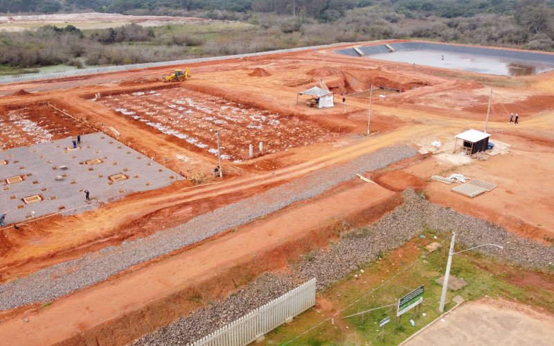 ETE Luiz Rau est&aacute; na fase de constru&ccedil;&atilde;o da superestrutura