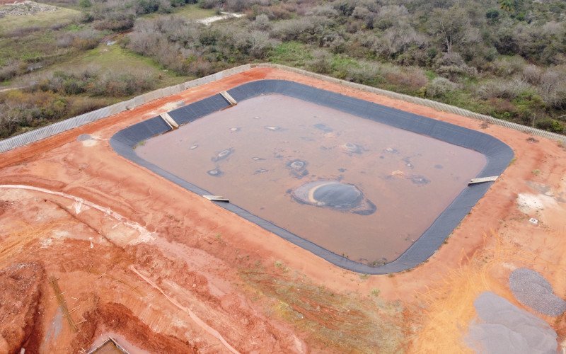 ETE Luiz Rau est&aacute; na fase de constru&ccedil;&atilde;o da superestrutura