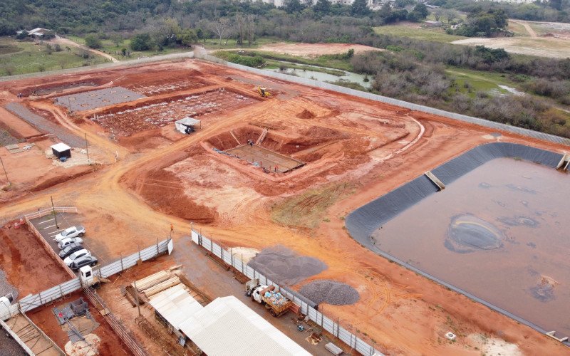ETE Luiz Rau est&aacute; na fase de constru&ccedil;&atilde;o da superestrutura