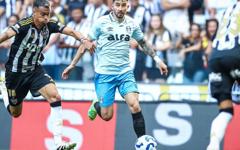 Villasanti tem lesão grave no joelho, desfalca o Grêmio por até 10 meses e vê Copa de 2026 em risco | abc+