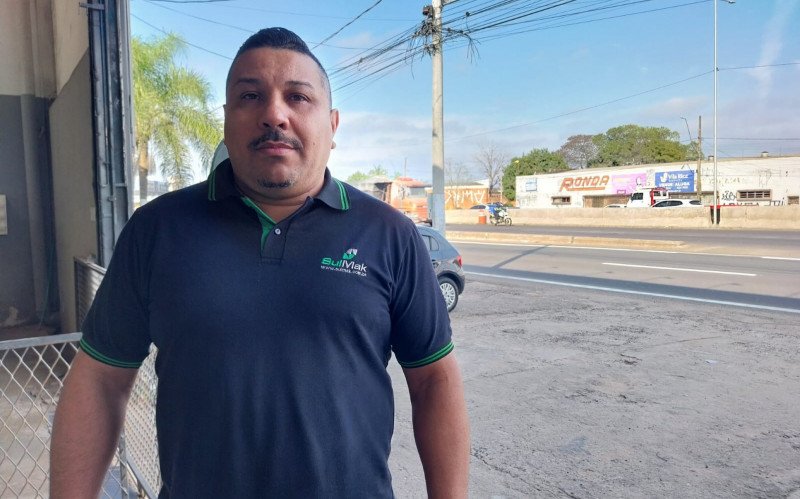 BR 116: O coordenador comercial de uma empresa de locação de materiais de construção civil, Flavio Henrique Batista de Sá, 43, conta que o fluxo é intenso | abc+