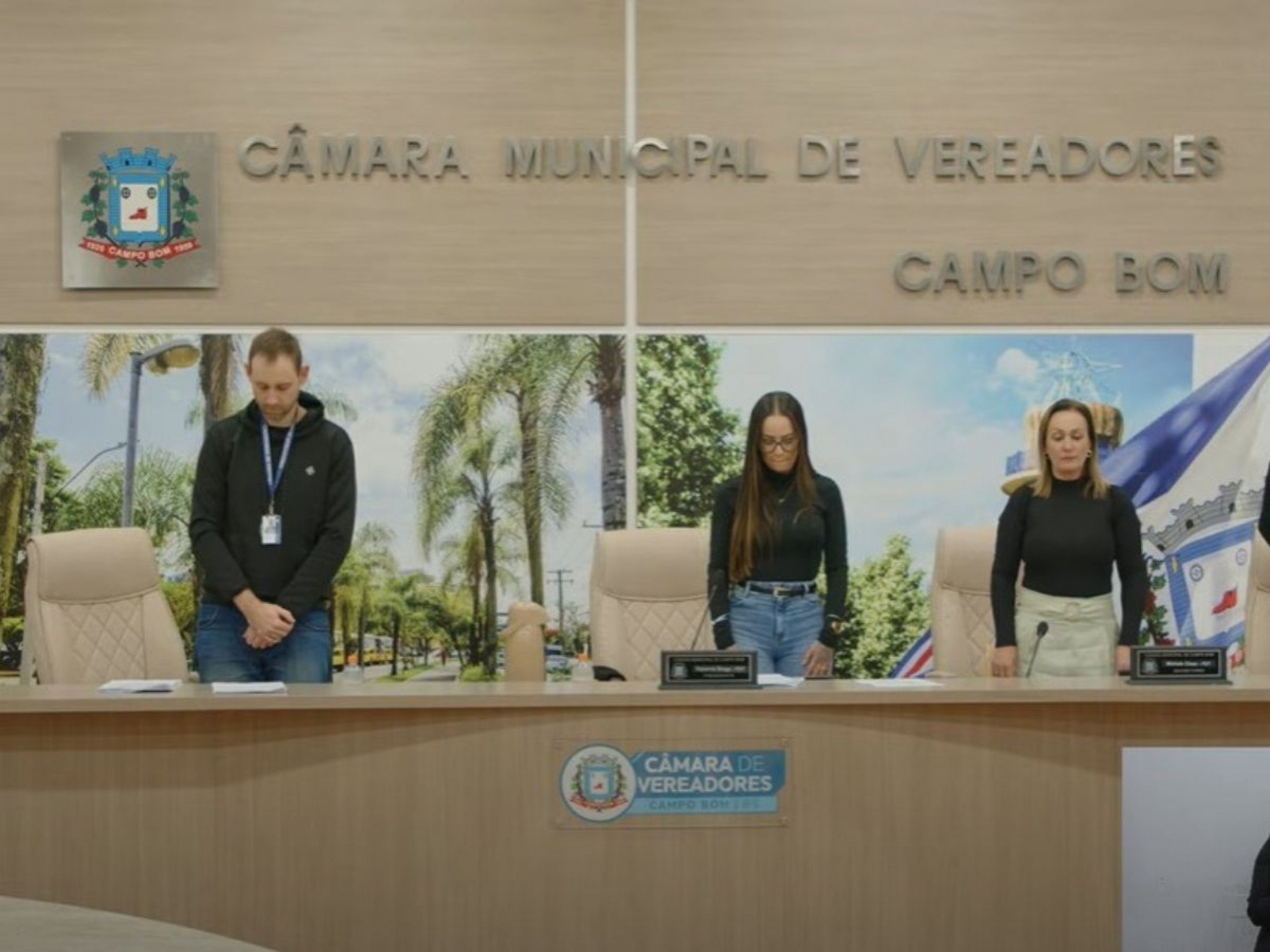 Câmara de Campo Bom faz homenagem a militares mortos em acidente na BR-116