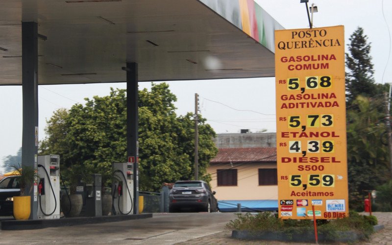 Gasolina baixou cerca de R$ 0,10 em relação à última semana