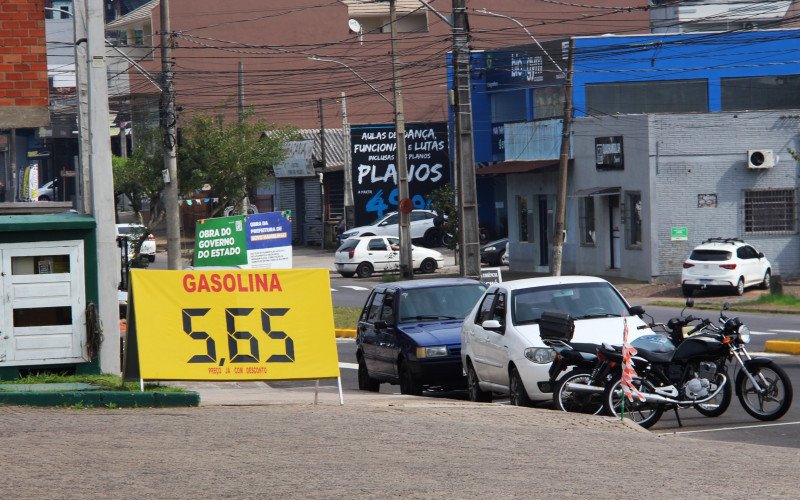 Gasolina baixou cerca de R$ 0,10 em relação à última semana | abc+