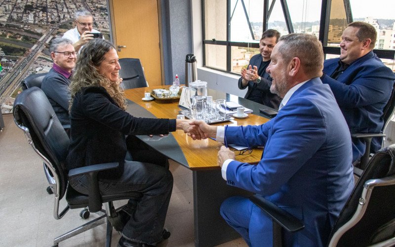 Prefeito Heliomar assina ordem de início para as obras do PAC Steigleder 