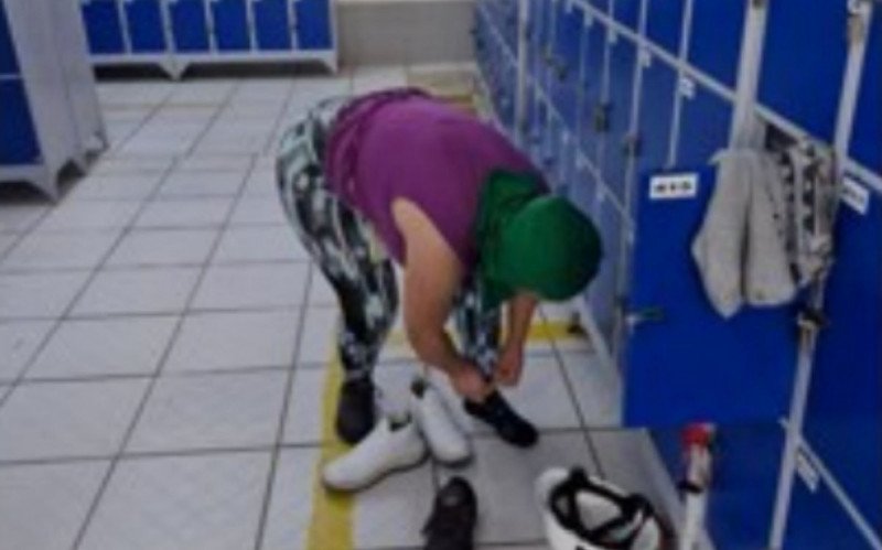 Funcionários eram obrigados a fazer fila apenas com roupas íntimas em empresa do RS
