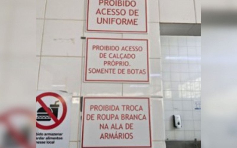 Funcionários eram obrigados a fazer fila apenas com roupas íntimas em empresa do RS
