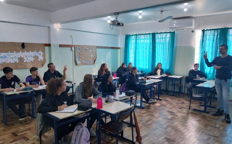 Turma do 3º ano do Ensino Médio se prepara para o Enem deste ano | abc+