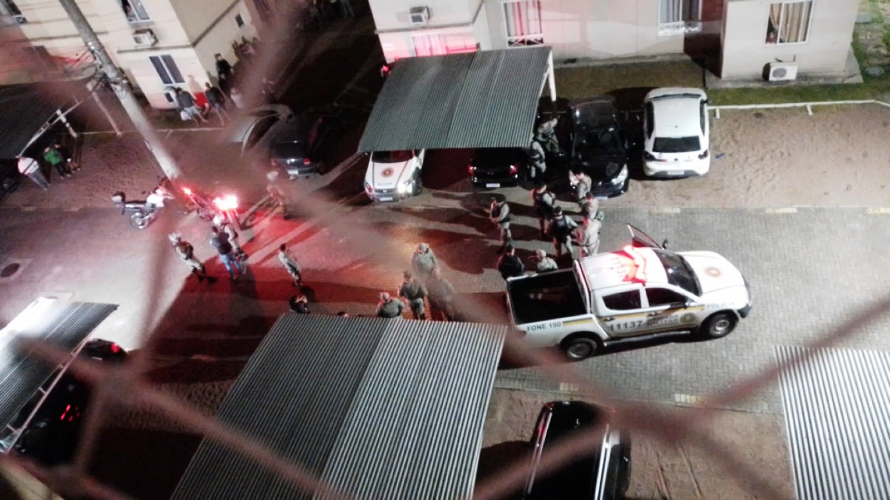 "Foram para cima da Brigada": Perseguição a suspeito mobiliza policiais em condomínio de Canoas