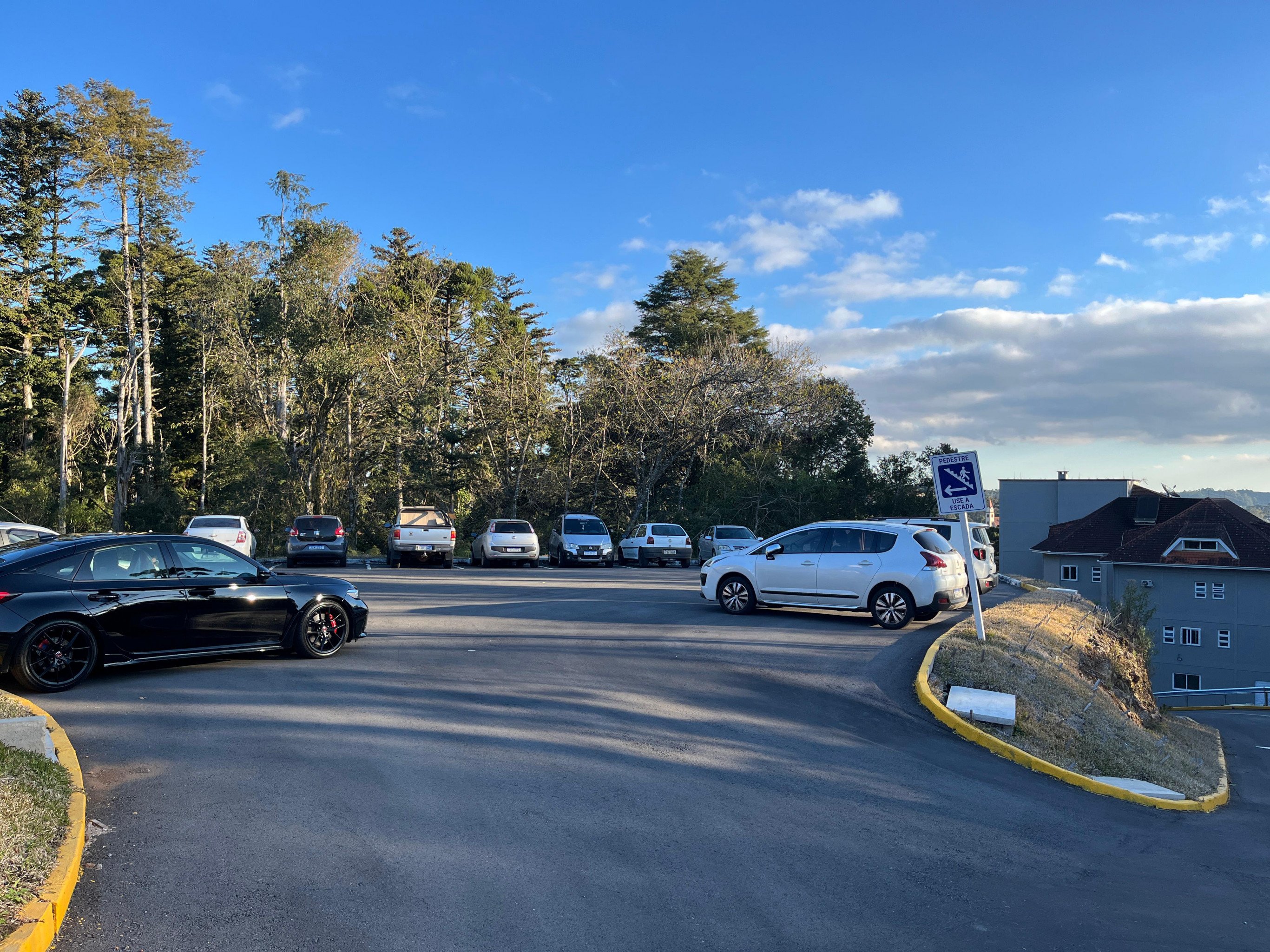 Novo estacionamento do Hospital de Gramado é concluído; vagas são destinadas a profissionais da instituição