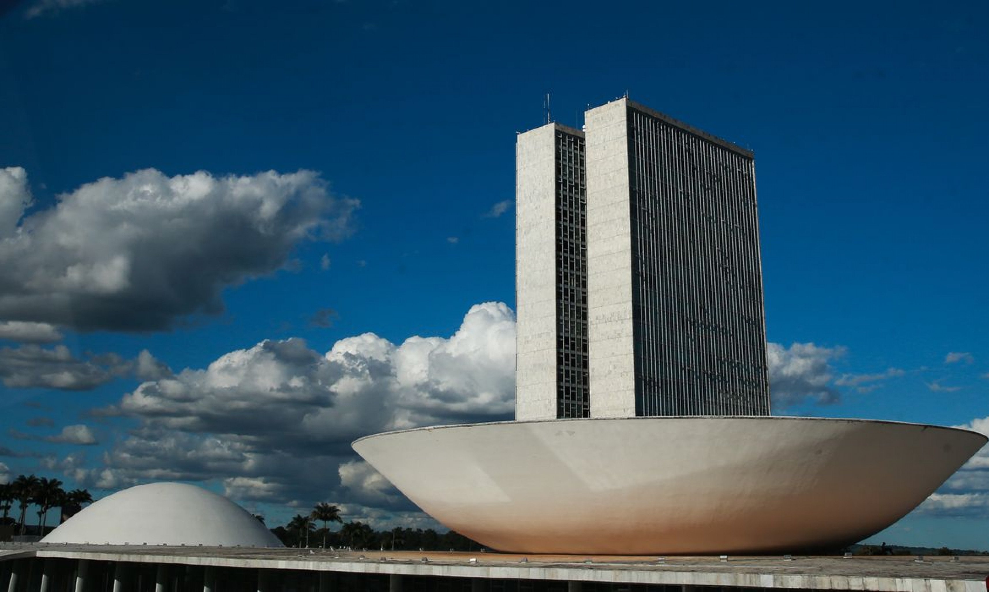 Comissão da Câmara aprova projeto anti-MST para criar "Cadastro dos Invasores"