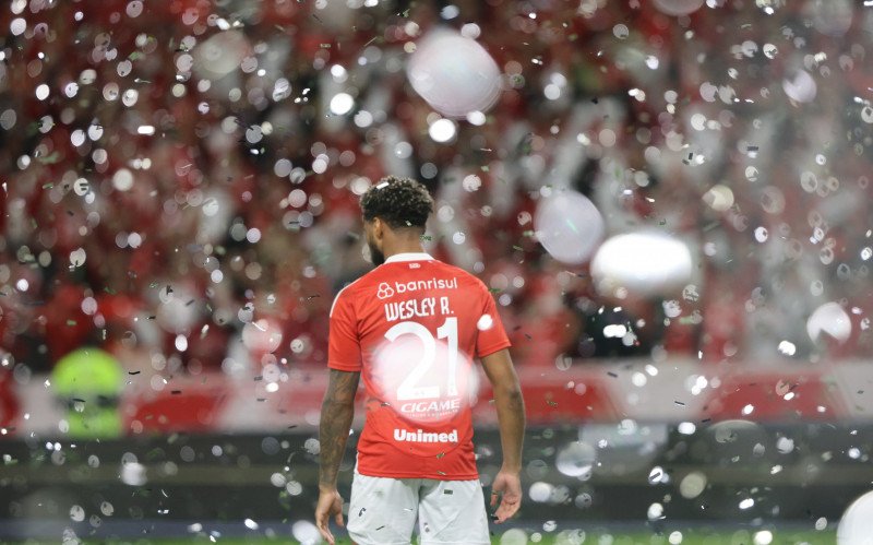 Inter abre investigação sobre chuva de papel picado antes de jogo com Flamengo na Libertadores | abc+