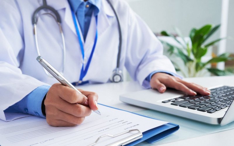 Médico, câncer, oncologia | abc+