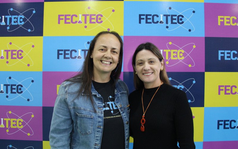 Coordenadora da Fecitec, Juliana Michaelsen, e a secretária de Educação, Cristiane Spohr
