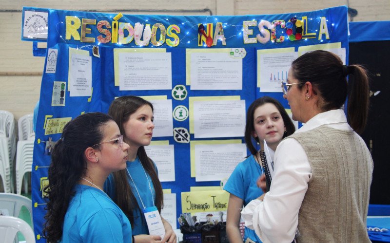 Feira reúne cerca de 280 alunos
