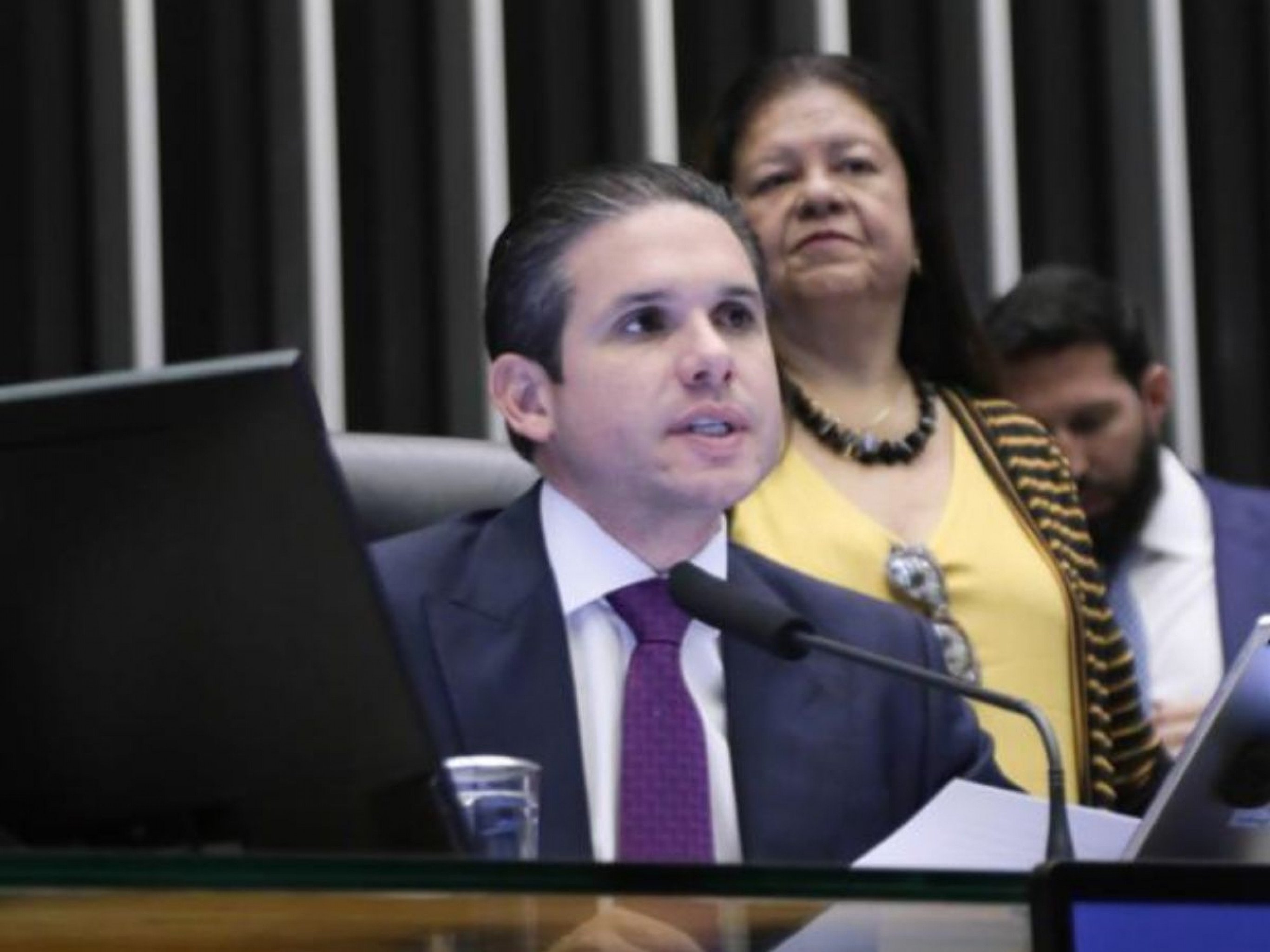 Adultização: Motta abre comissão geral e cita "chance de escrever uma página histórica"