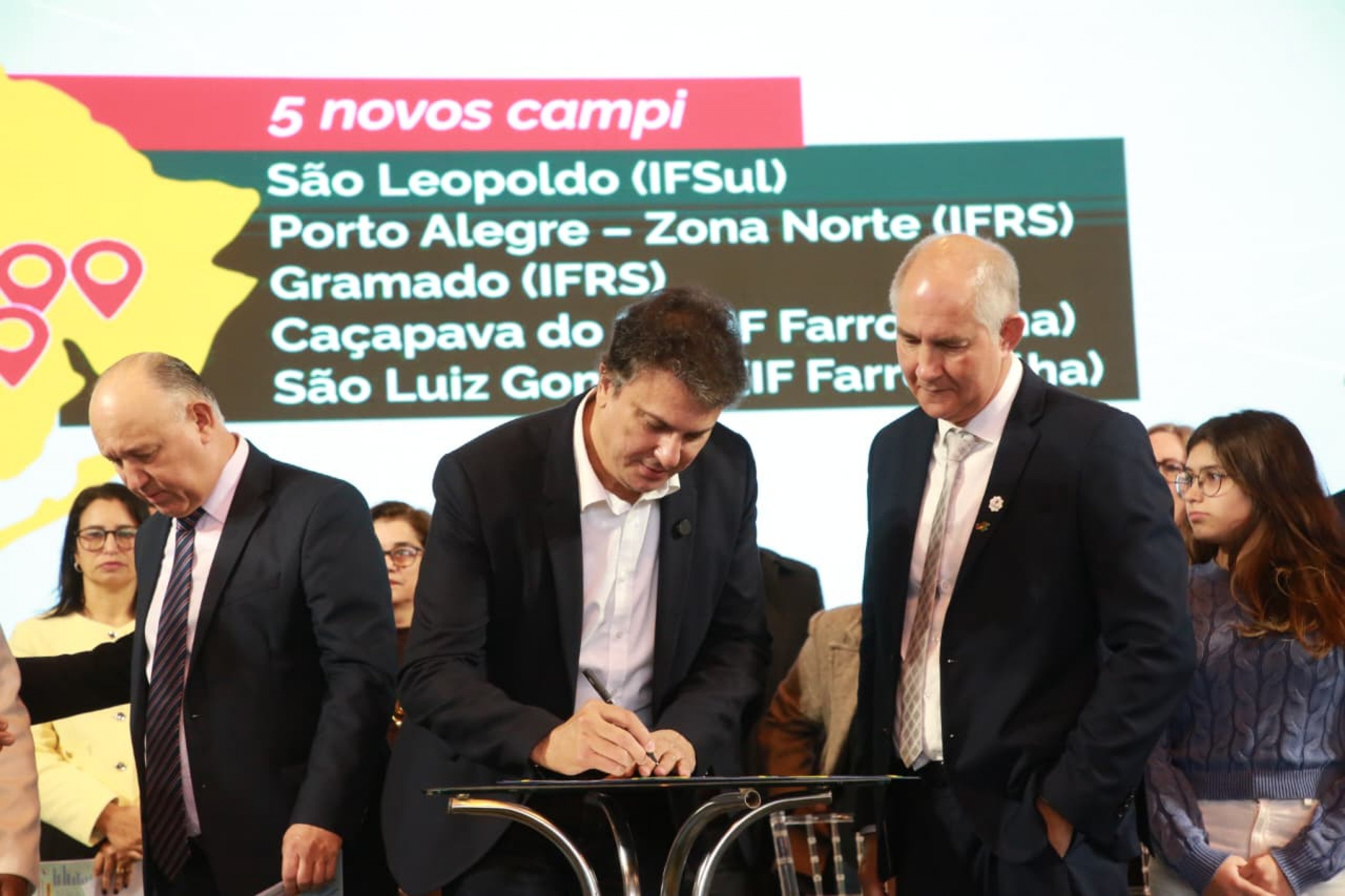 Ministro da Educação assina termo de início das obras do IFSul São Leopoldo