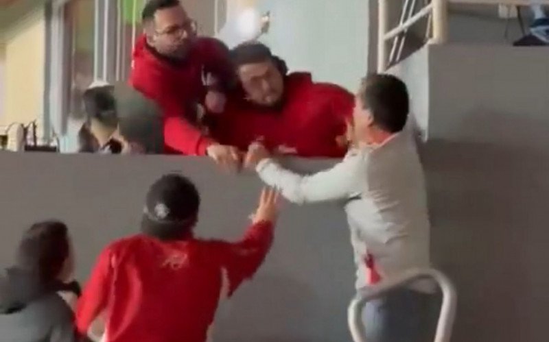 Torcedores atacam equipe de Fabiano Baldasso após derrota do Inter para o Flamengo no Beira Rio | abc+