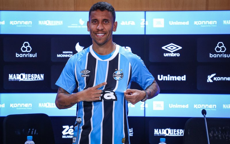 Lateral Marcos Rocha foi apresentado nesta quinta-feira | abc+