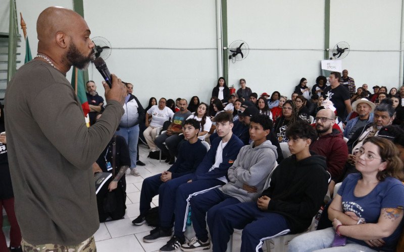  21/08/25 MV BILL - PALESTRA NO CENTRO DE JUVENTUDE RECONSTRUÇÃO | abc+