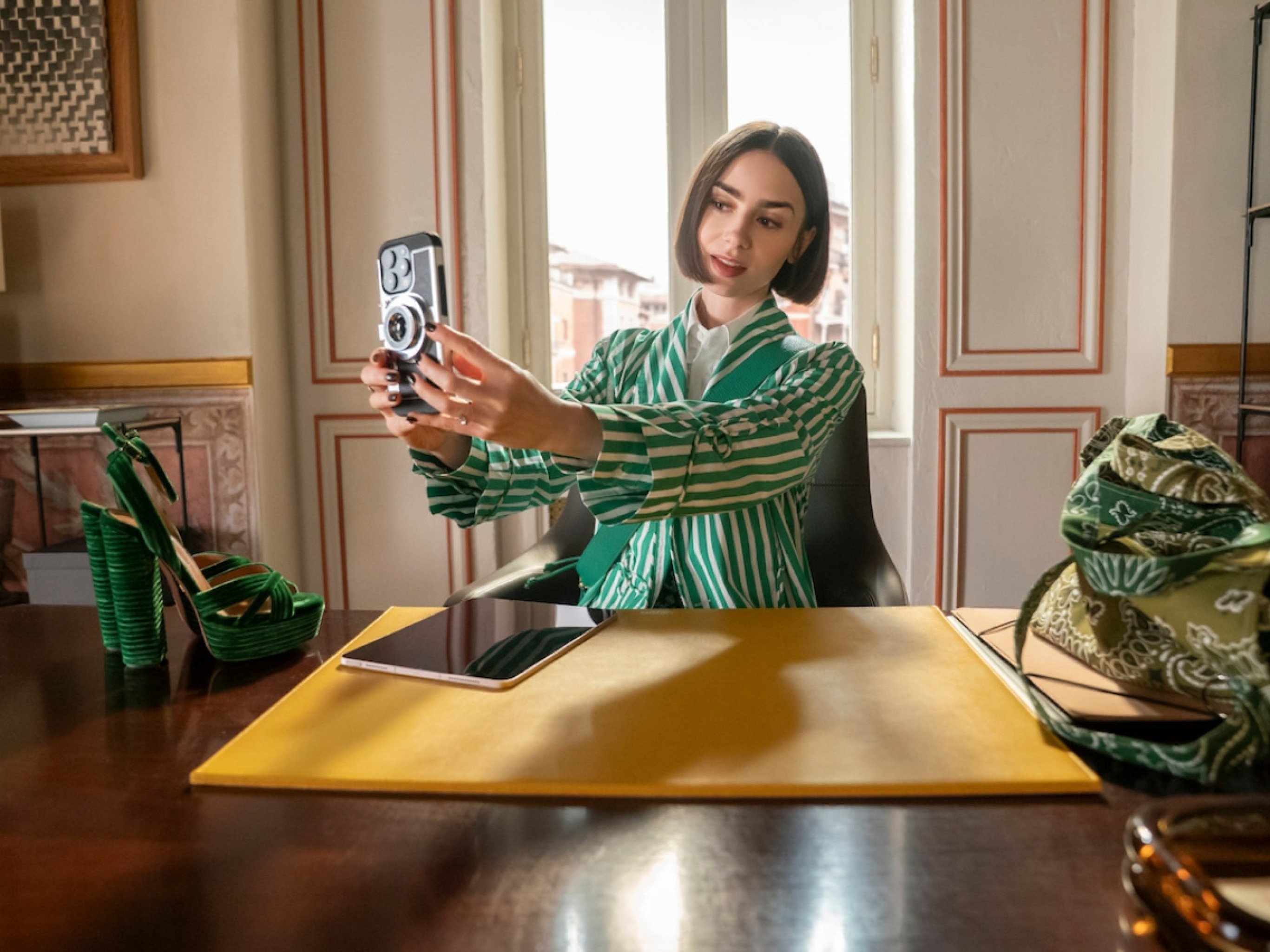 Emily em Paris: Fotos revelam como será a 5ª temporada; veja imagens e data de estreia
