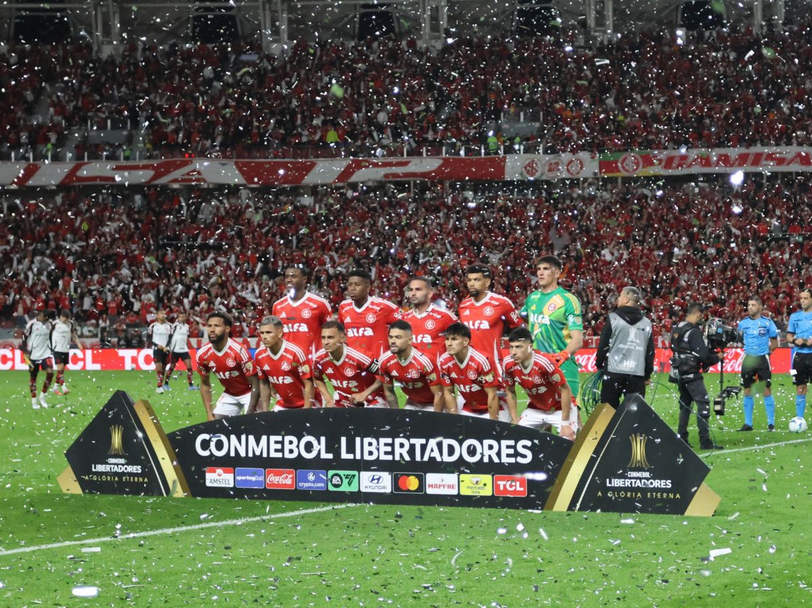 Inter demite responsáveis por papel picado antes de jogo contra o Flamengo