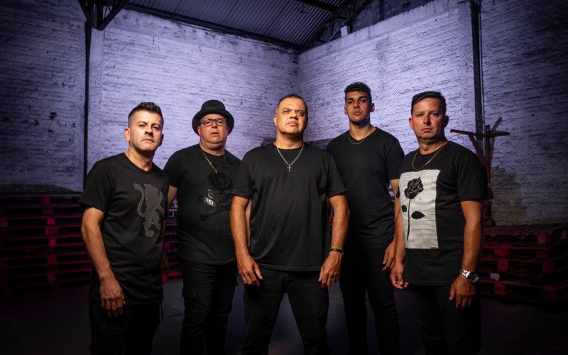 Banda The Best Groove realiza show no Teatro Municipal neste domingo