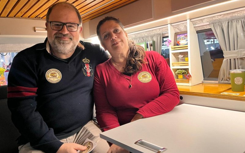 Magda e Alexandre transformam kombis em motorhomes | abc+