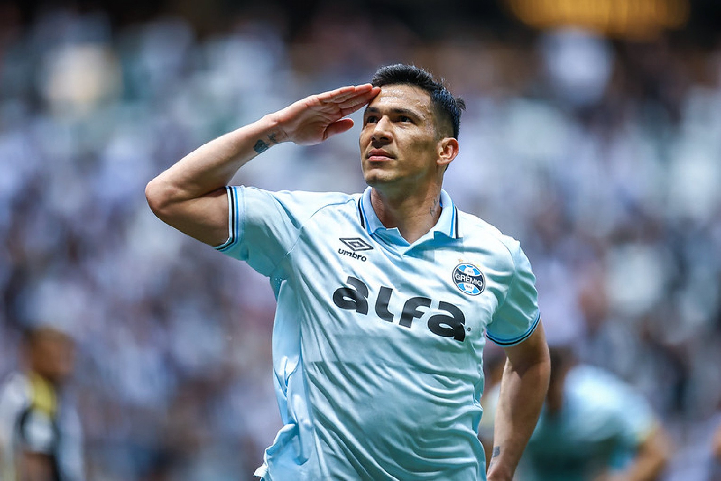 Grêmio confirma que zagueiro Balbuena sofreu fratura no tornozelo